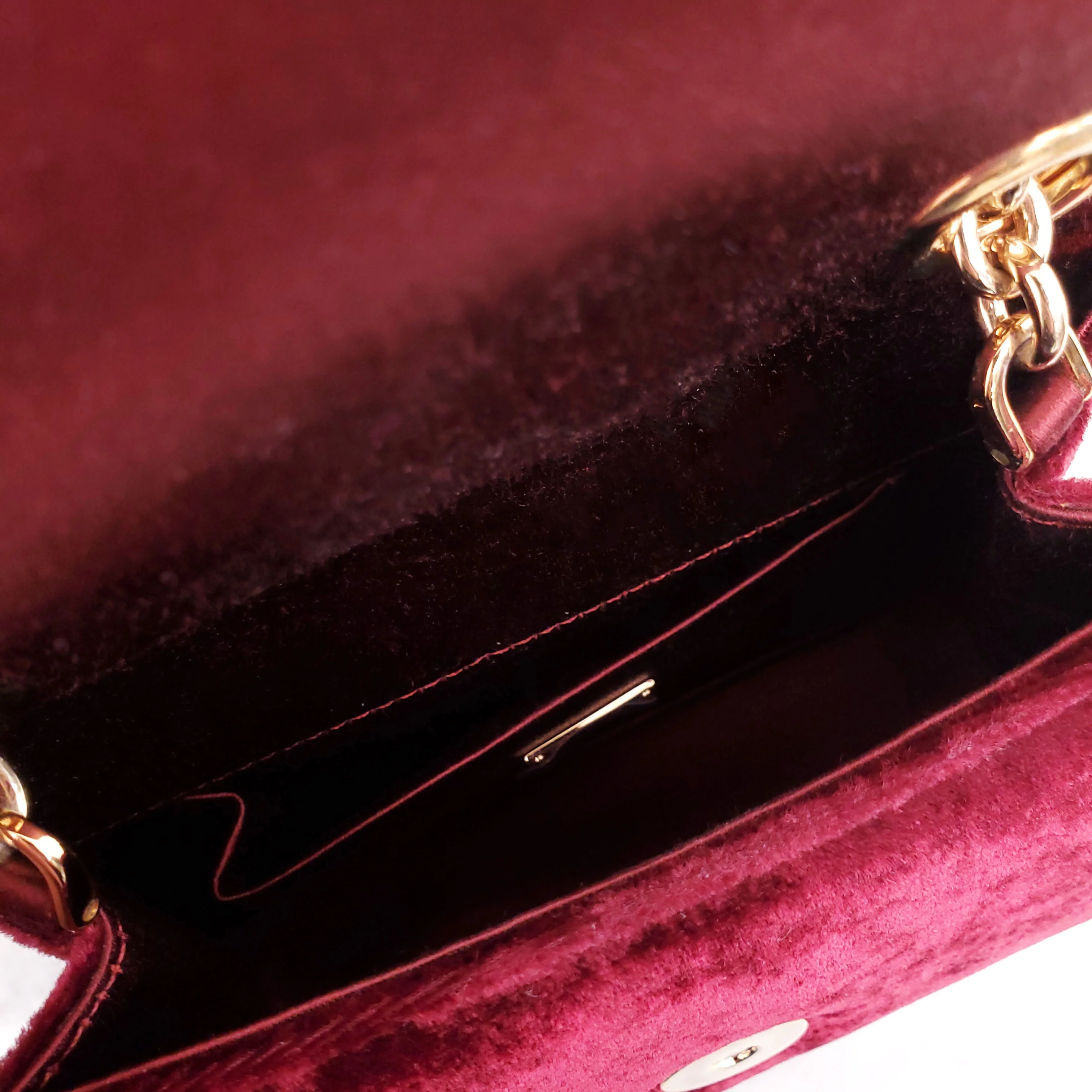 DOLCE & GABBANA BURGUNDY VELVET SHOULDER BAG WITH CRYSTAL EMBLEM - Image 11