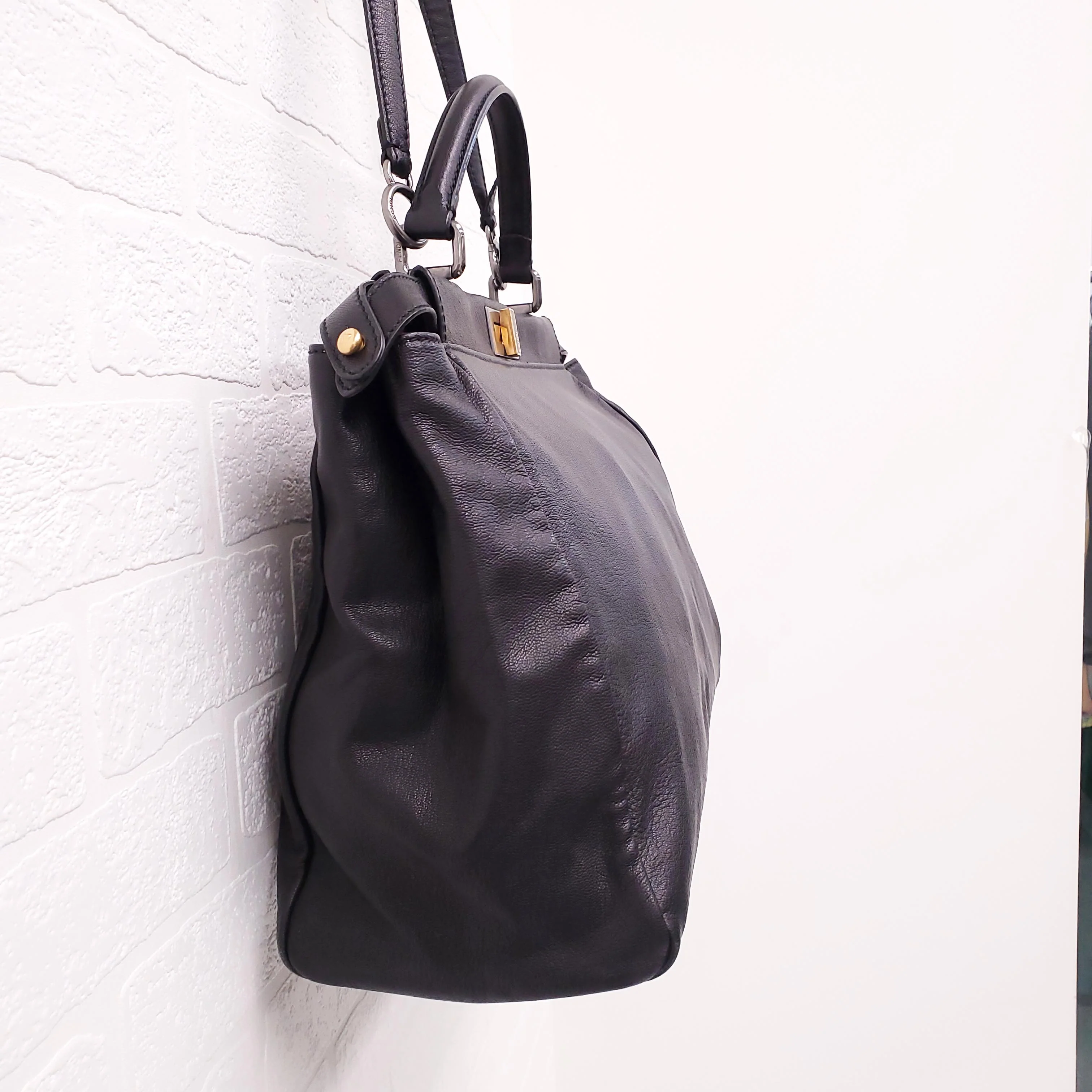 FENDI BLACK MEDIUM PEEKABOO BAG WITH PINK INTERIOR - Image 5