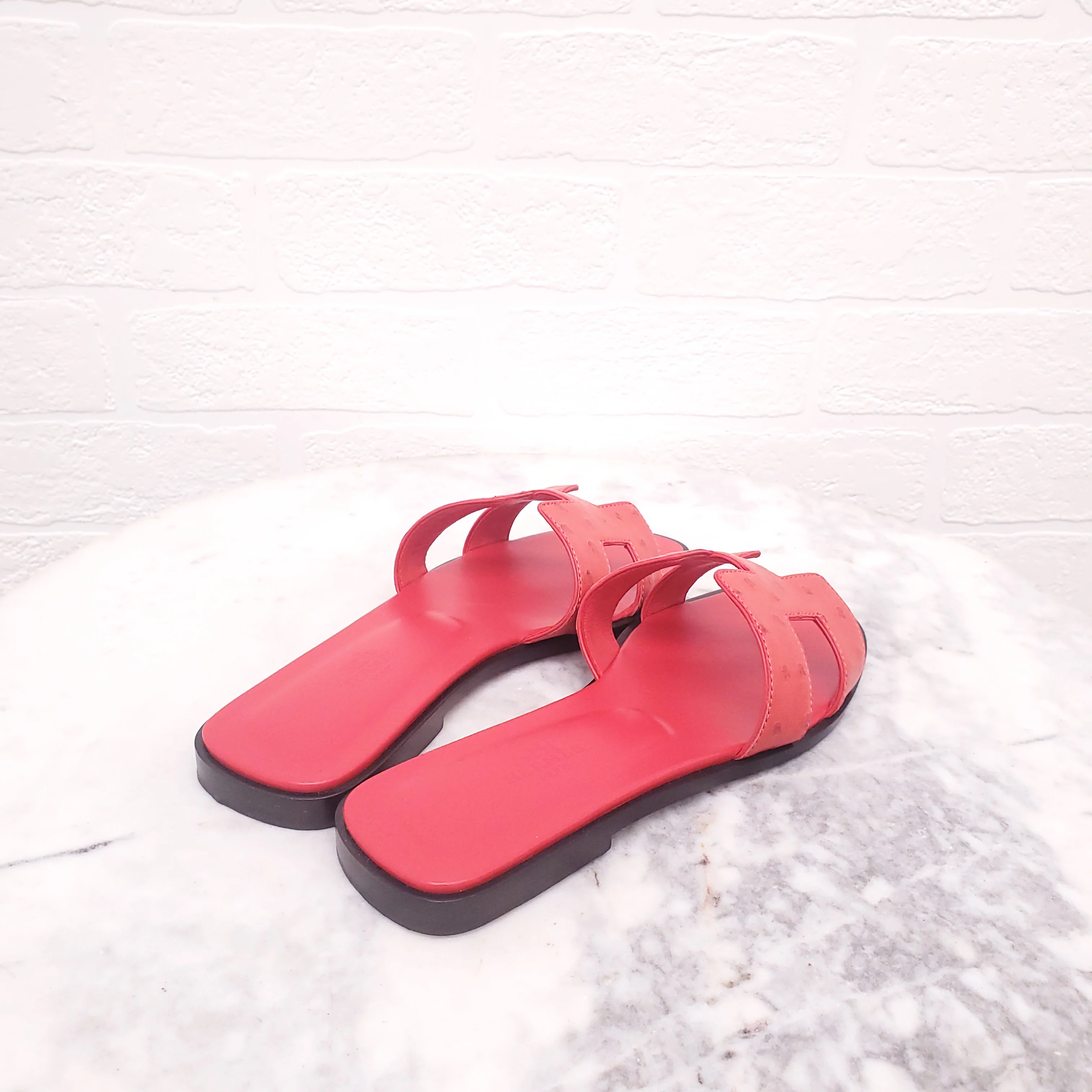 HERMÈS RED OSTRICH ORAN SANDALS - SIZE 36.5 - Image 4