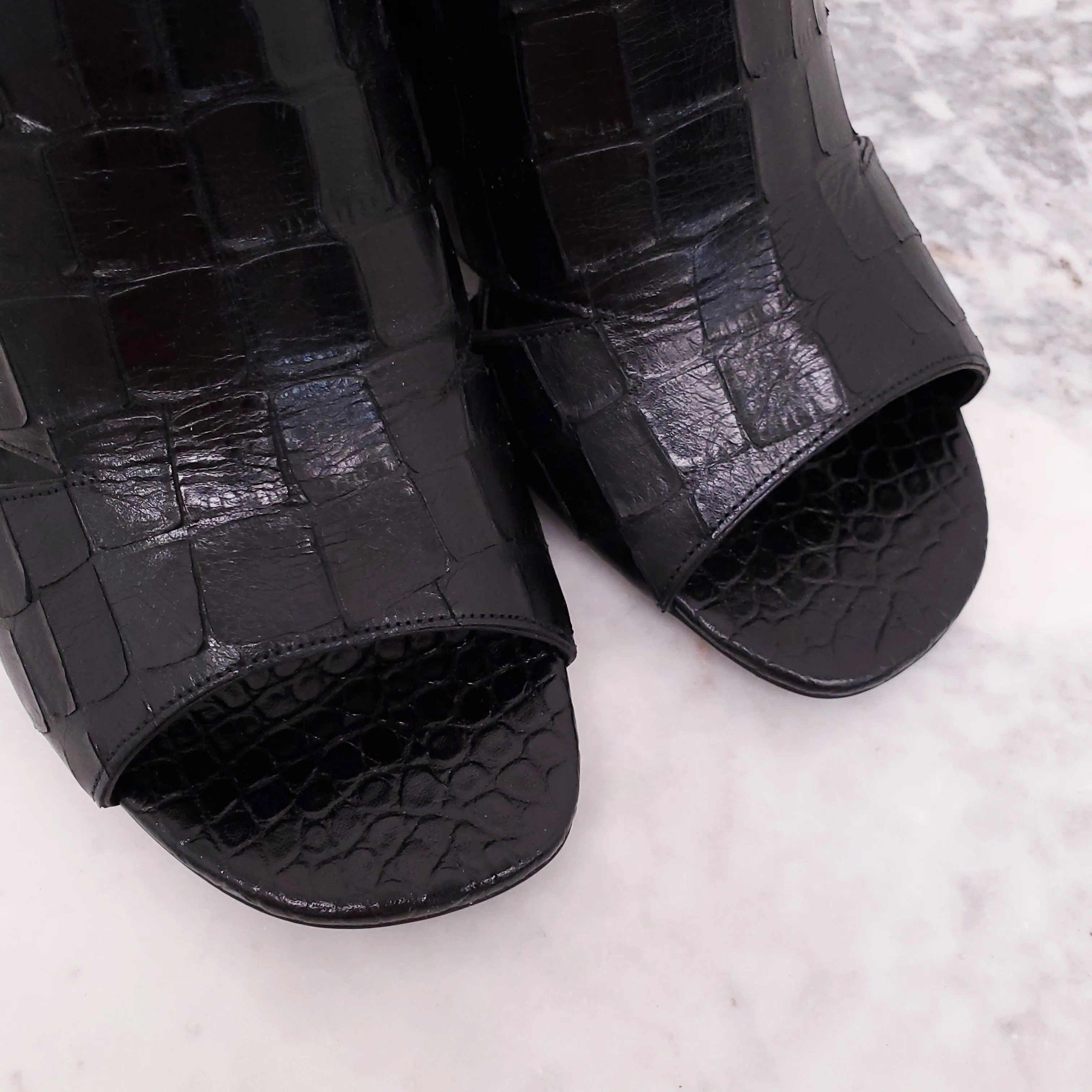 SAINT LAURENT BLACK CROC EFFECT BLOCK SANDALS - SIZE 40 - Image 3